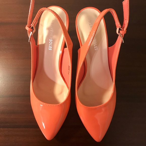 heavenly soles court shoes